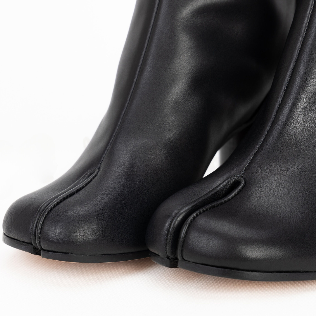 Averra – Botines Tabi para Dama con Dedos Divididos y Suela de Goma