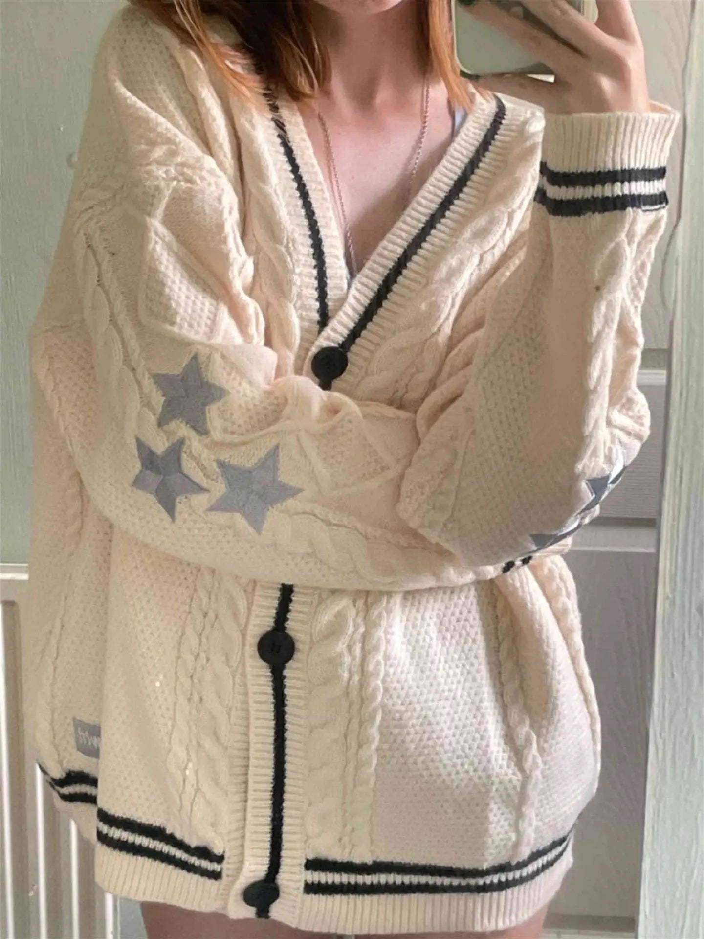 Urban Flair – Geborduurde Vintage Damestrui met Lange Mouwen – Stijlvolle casual outfit