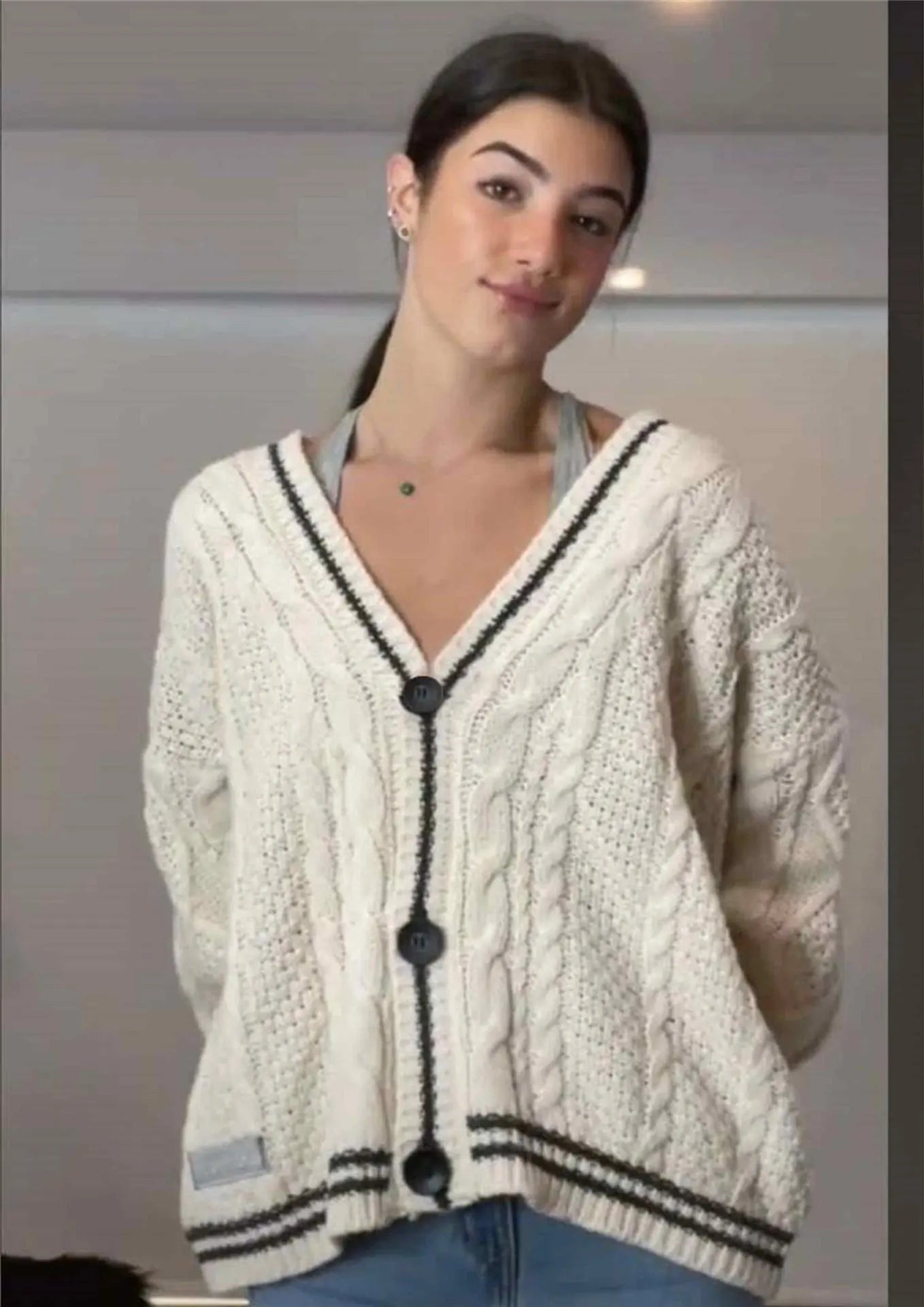 Urban Flair – Geborduurde Vintage Damestrui met Lange Mouwen – Stijlvolle casual outfit