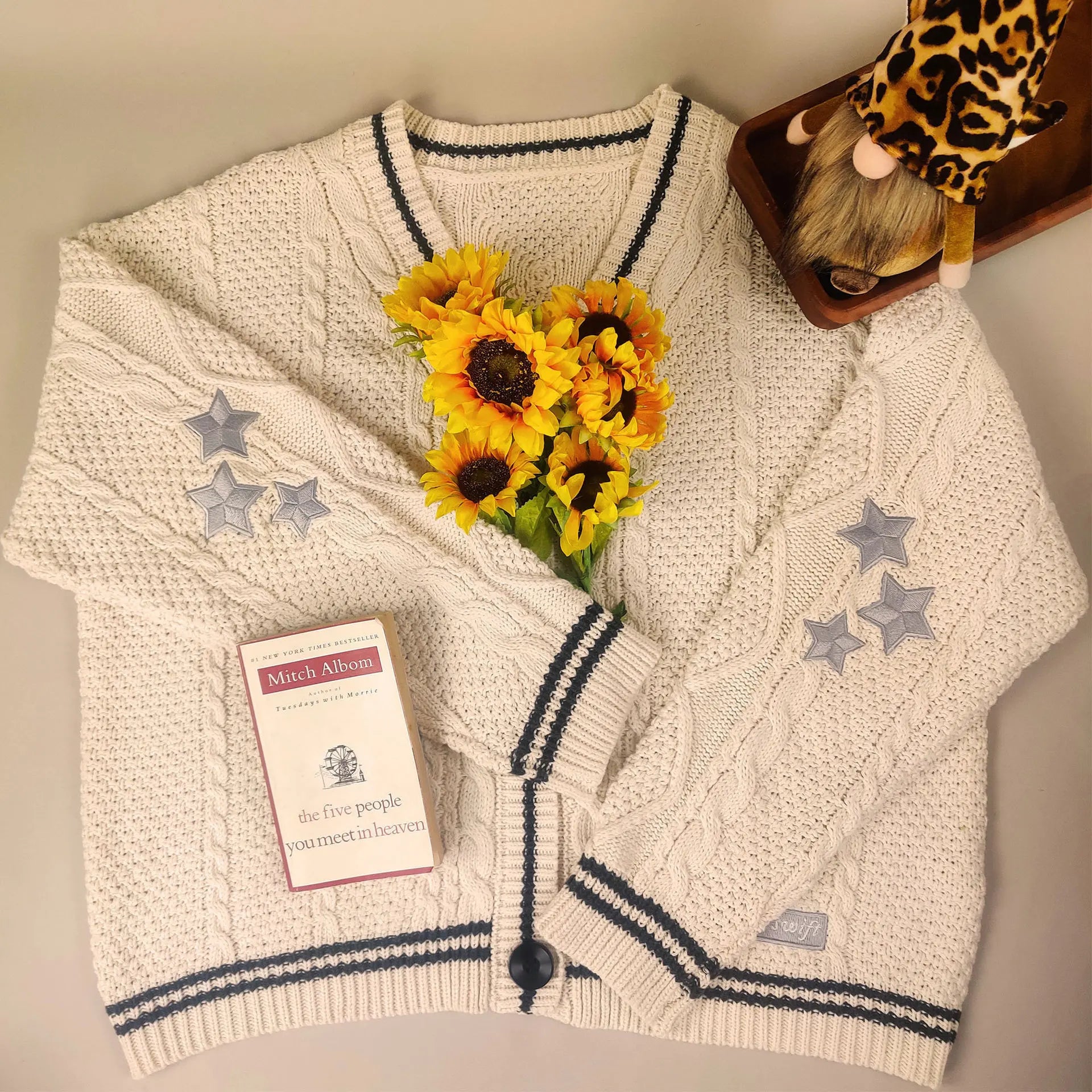 Urban Flair – Geborduurde Vintage Damestrui met Lange Mouwen – Stijlvolle casual outfit