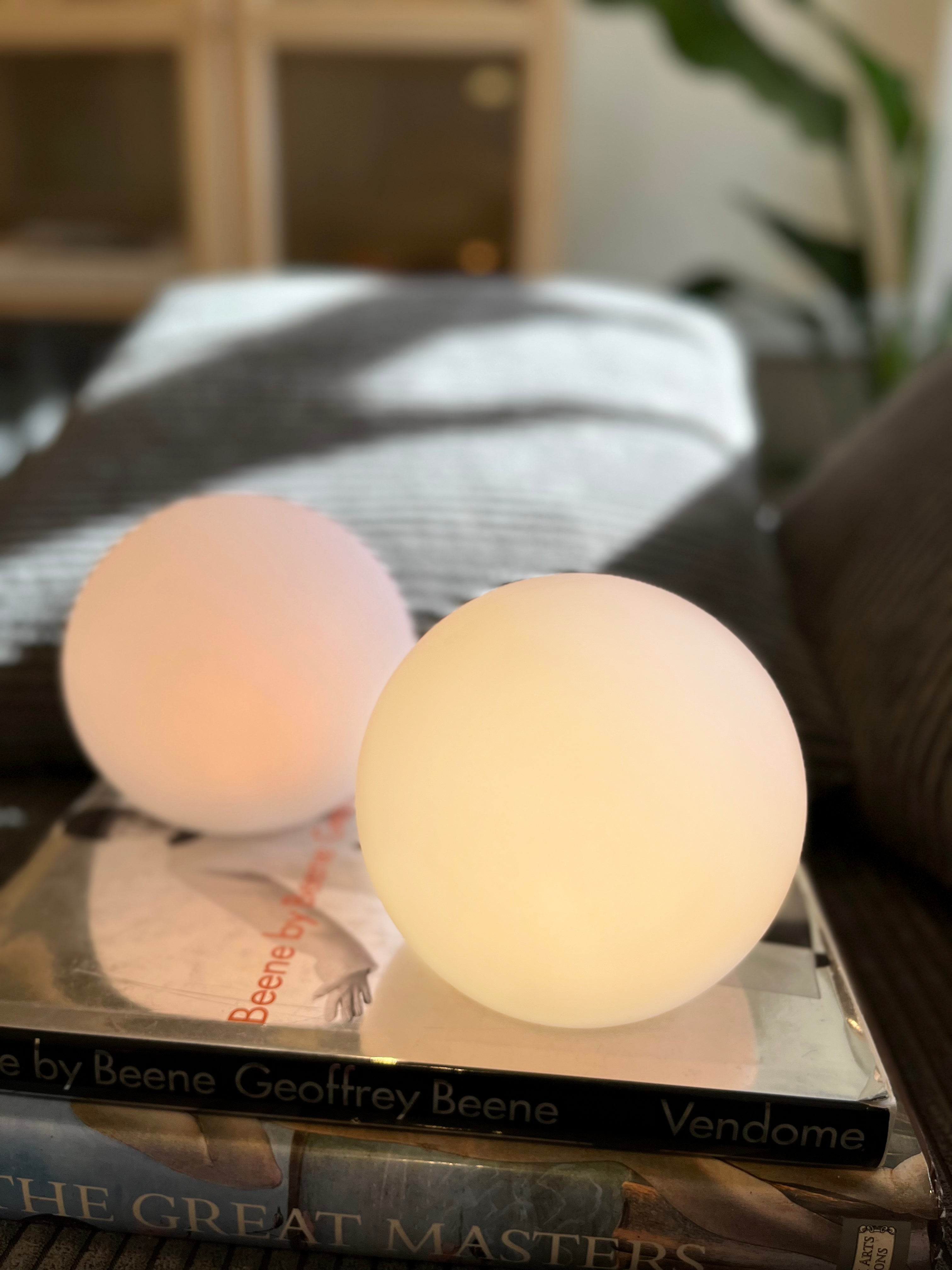 Celoria – Wireless LED Moon Lamp with 16 Colors and Battery