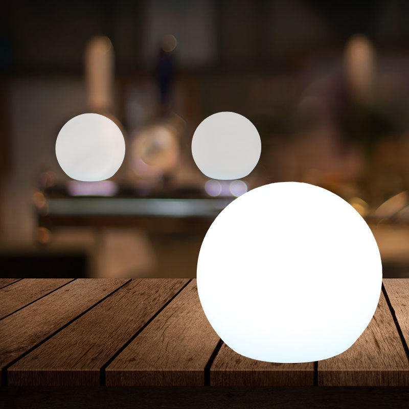 Celoria – Wireless LED Moon Lamp with 16 Colors and Battery