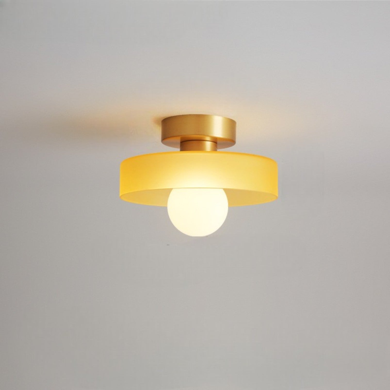 Maisoné – Bauhaus plafondlamp Frans design – Glas & messing E27
