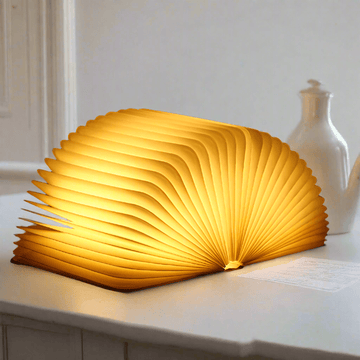 Luminaria – Betoverde Boekenlamp | Unieke LED Lamp met Sensor & USB