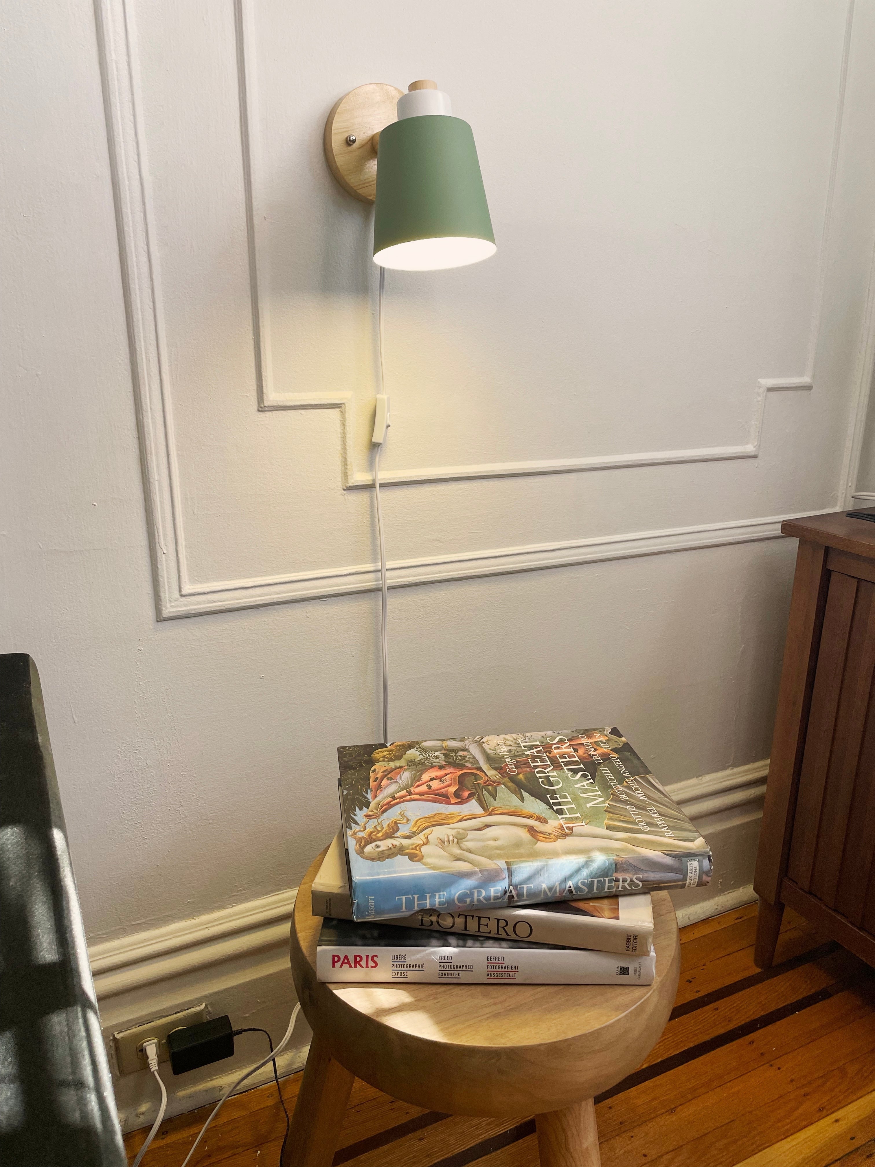 Verano – Rotatable reading lamp made of wood and metal with plug connection