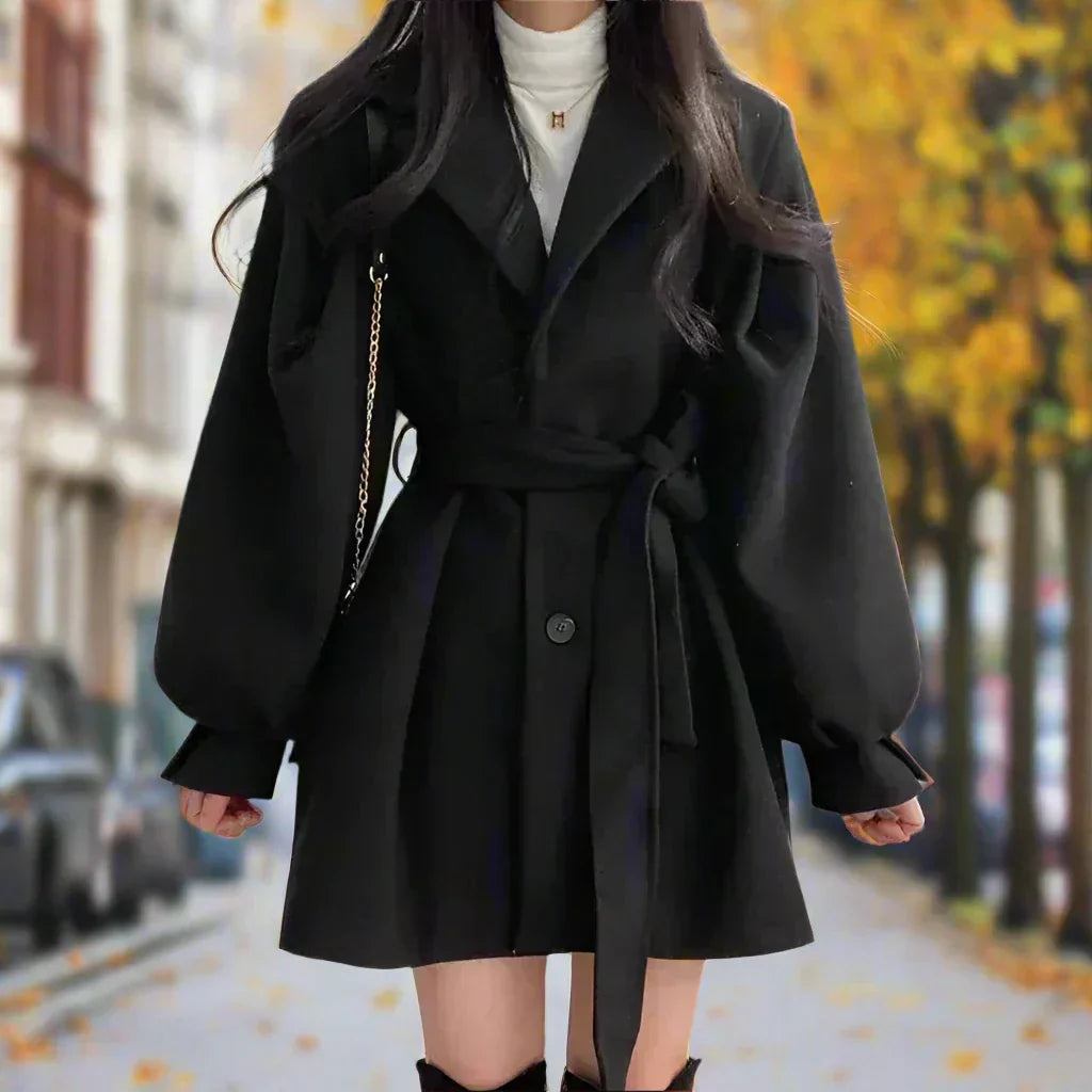 Mystie Lange Dames Trenchcoat met Riem – Tijdloze Elegantie