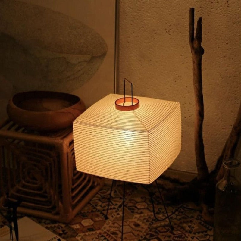 Yukari – Japanese tripod floor lamp – Wabi-sabi rice paper design