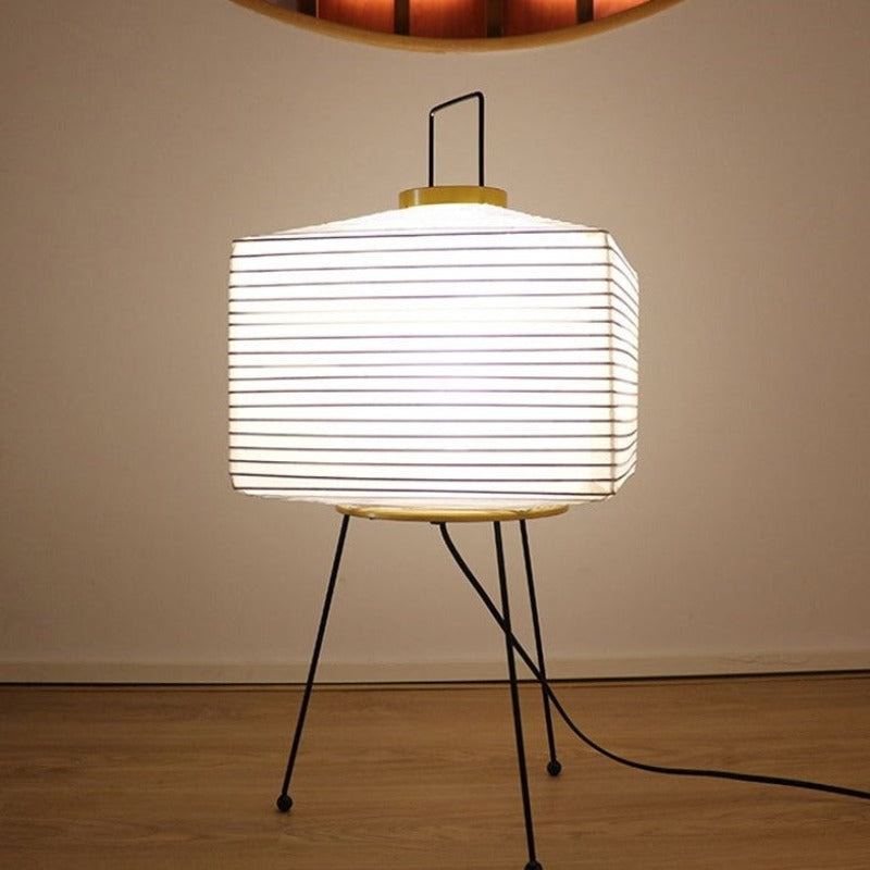 Yukari – Japanese tripod floor lamp – Wabi-sabi rice paper design