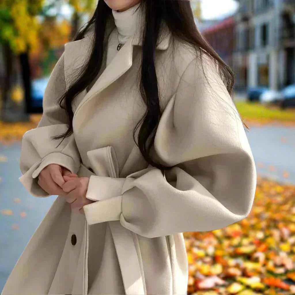 Mystie Lange Dames Trenchcoat met Riem – Tijdloze Elegantie