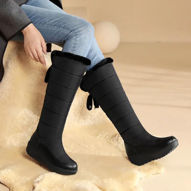 Alpenvia – Botas de invierno altas para mujer con forro cálido de piel sintética