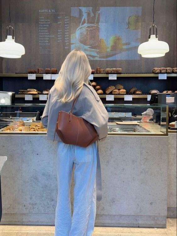 Lara Tote Bag – Vintage Leren Tas met Tijdloze Stijl en Ruimte