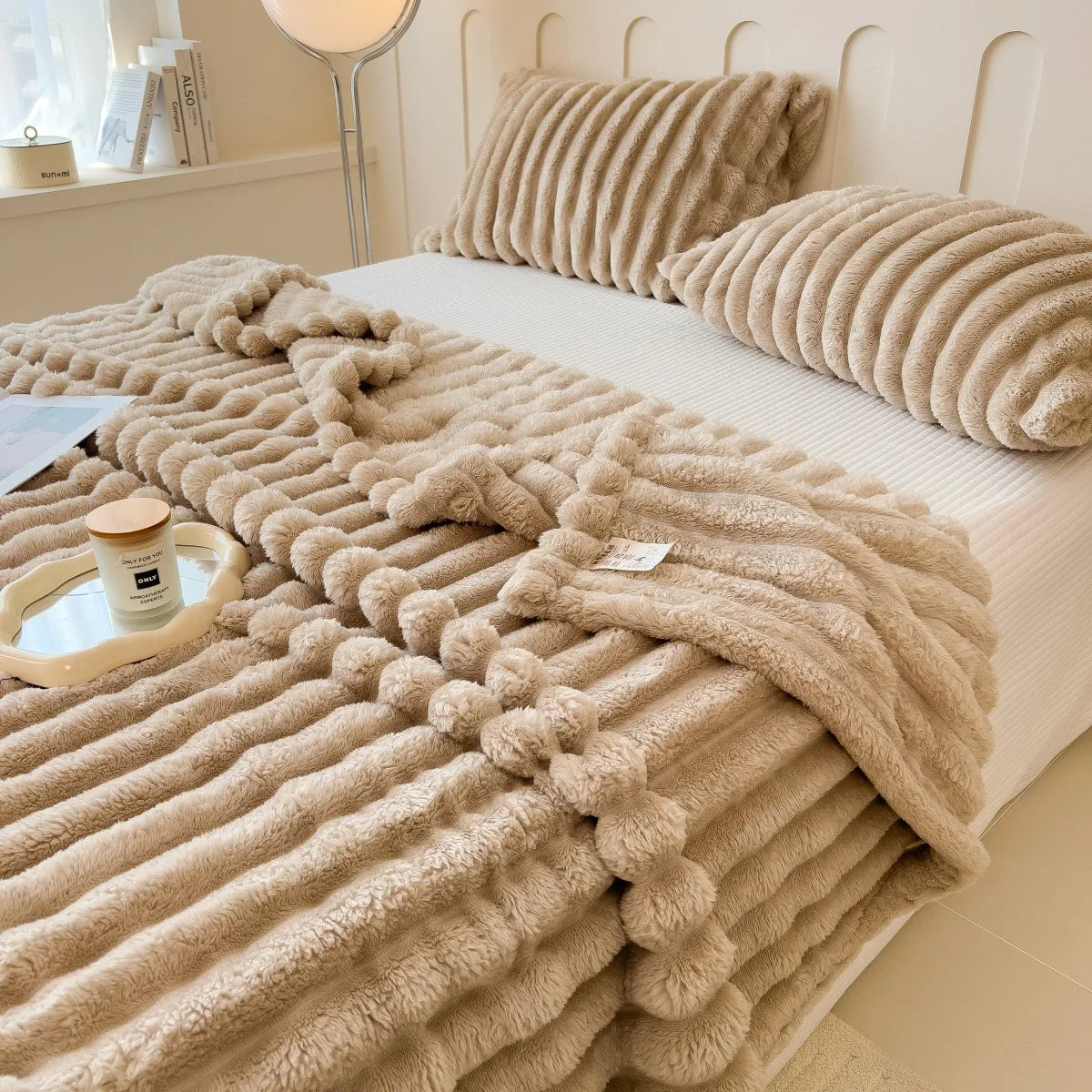 Lunaro – Thickened Striped Blanket of Cotton Blend – For Bed, Naps, and Pets