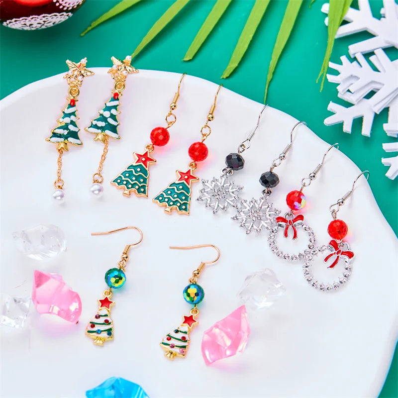 Pendientes de moda con árbol de Navidad de cristal y copo de nieve