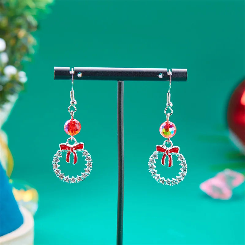 Pendientes de moda con árbol de Navidad de cristal y copo de nieve