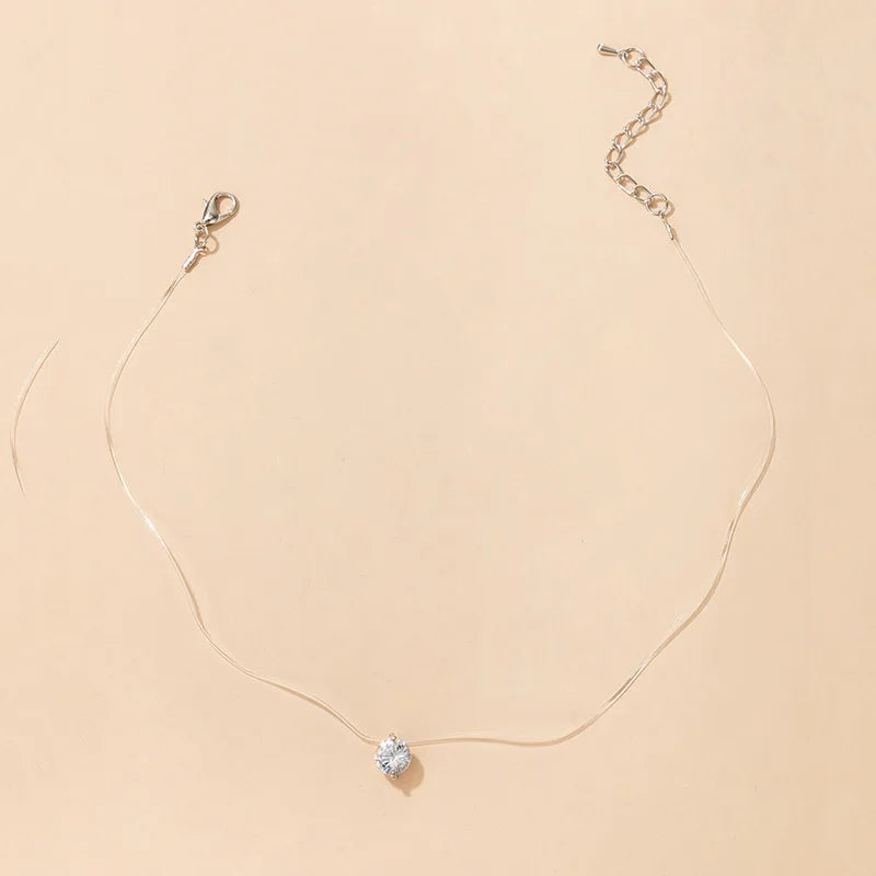 Collar de mujer con cristal de circón y línea de pesca invisible