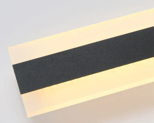 Outdoor wall lamp – Weather-resistant LED lighting with modern and sleek design