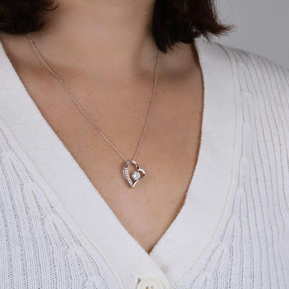Amara – Collar de cadena de plata dorada – Joya atemporal para damas