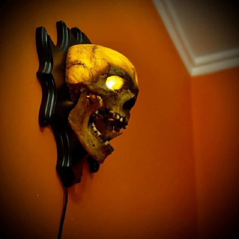 Skull Nightlight - LED Night Lamp | Cool Skeleton Design for Atmosphere