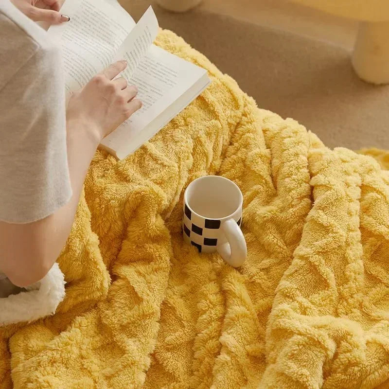WarmWool – Cozy winter blanket made of lambswool and fleece