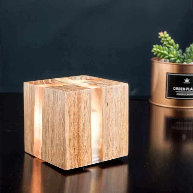 CrackLumen – Rustic table lamp with unique glass design