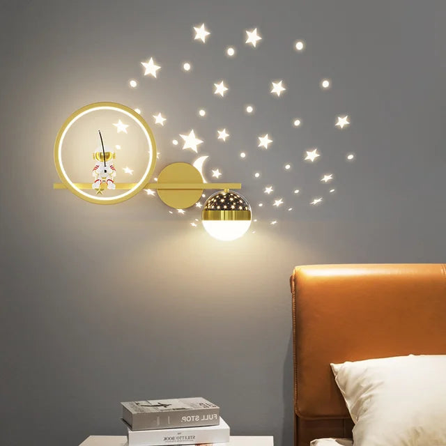 TinyGlow – Moderne Wandlamp voor Kinderen – Zacht Licht & Kindvriendelijk Design