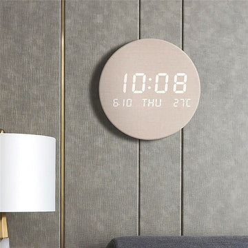 Svenna – Scandinavian Wall Clock – Minimalist Digital Battery Design