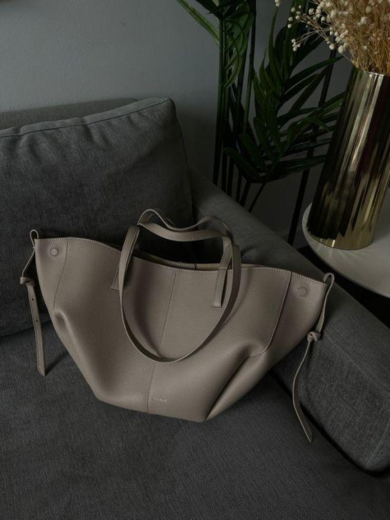 Lara Tote Bag – Vintage Leren Tas met Tijdloze Stijl en Ruimte